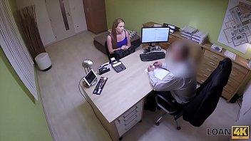 Preview 1 of Leah Gotti First On Camera - LOAN4K. Une ne peut pas payer ses &eacute_tudes alors pourquoi s&eacute_duit l&#039_agent de cr&eacute_dit