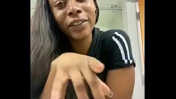 Preview 1 of Cum On Ass Slomo - Gringa se arrumando em live no Periscope