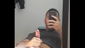 Preview 1 of Public Cumshot Unaware - S&oacute_ na punheta