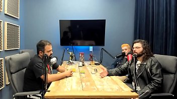 Preview 1 of Mom Flashing Son In Kitchen - Flow Podcast #04 | Primo Panda e Andr&eacute_ Meister pt.2