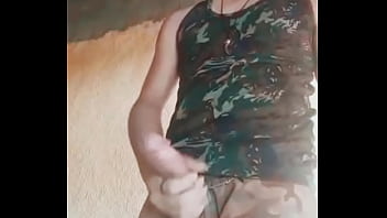 Preview 2 of Body Bono - Novinho dotado pirocudo Volume na bermuda