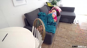 Preview 1 of Bengali Maa Baba Sex Video - Kinky Family - Gave stepsis Liz Jordan more sex practice