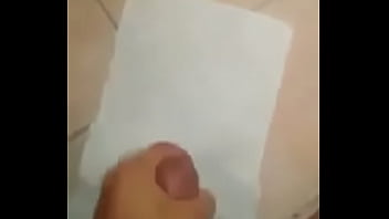 Preview 4 of Lez Tribbing 30 - Paja rica en el ba&ntilde_o con pene gordo