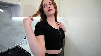 Preview 1 of Lesbian Boobs Xxx - Сексуальная подруга моей сводной сестры в кожаных лосинах и на каблуках просит трахать её жёстче