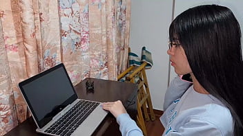 Preview 1 of Video Xx Bokep - Laura fucks the technician to repair her computer earlier because she has no money to repair it.