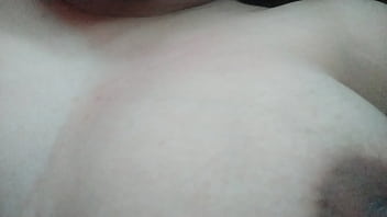 Preview 1 of Ggw Nikki - Boob show with nipples