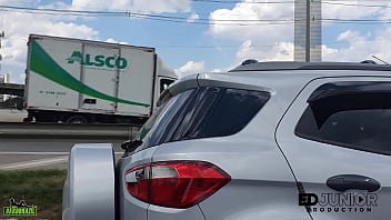 Preview 1 of Shemale Xxxvideo - A carioca fez um oral no carro em movimento no meio da Marginal Pinheiros - Angel Takemura