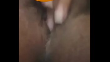 Preview 1 of Lesbians Fistimg Onsofa - Siririca na quarentena