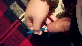 Preview 4 of Bally Kiss - Jugando con mi uretra