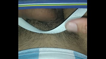 Preview 4 of Wap Phim Sex Top1 Hay - Esfregando o pau mole nas Havaianas do amigo