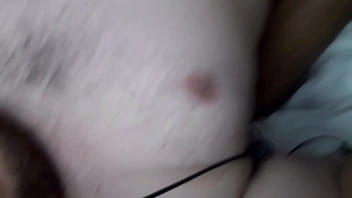 Preview 4 of 2 Guys Wife - TBT Pedreiro Roludo Me Leva No Motel e Goza Na Minha Boca Pra Se Aliviar do Estresse do Trabalho