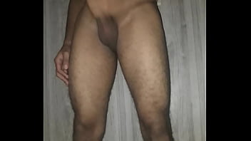 Preview 2 of Shy Japanese Girl Washing Cock - Novinho batendo uma