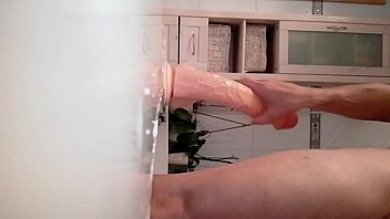 Preview 2 of School Grail Sex Vidwo - Arschfotzen Tango. Tomaso ramt sich gerne denn Dildo rein.