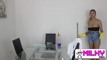 Preview 3 of Japanese Handjob Mother - Yorgelis Carrillo me seduce con sus hermosas tetas en su nuevo trabajo de limpieza y prueba de mi leche una vez m&aacute_s ... muy sumisa la chama!!
