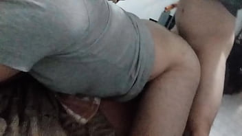 Preview 2 of Son Help Mom Cum - Activo de grindr 35 a&ntilde_os me garcha,  yo 22 a&ntilde_os parte 3