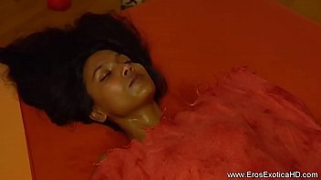 Preview 4 of Veronica Avluv Tiger - Making Her Vagina Feel The Pleasure