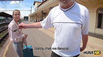 Preview 1 of Poran Hindi Full Hd - HUNT4K. Coquette &eacute_l&eacute_gante gagne de l&#039_argent pour s&#039_entra&icirc_ner en utilisant son corps sexy