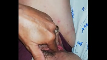 Preview 3 of Carine Mokonzi Porn - Troia che si infila la mano pensando al cazzo che prender&agrave_