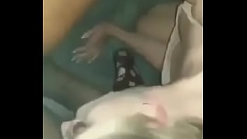 Preview 4 of Roni Stocking Fuck - Branquinha chupando pau preto