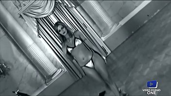 Preview 1 of Chuti Girls Sex - Cette bourgeoise sexy est une amoureuse de la bite