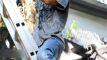 Preview 2 of Fuking Had - N&atilde_o resisti e dei pro jardineiro parte 1 ( completo no  red e erickplay.com)