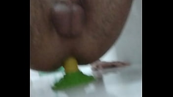 Preview 1 of Fake Fi - Gozando sem encostar no pau com o briquedinho