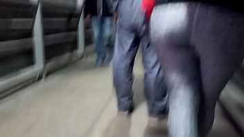 Preview 2 of Step Mom Standing Front Sex - Rico culo en el Metropolitano - parte 1