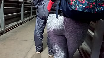 Preview 1 of Step Mom Standing Front Sex - Rico culo en el Metropolitano - parte 1
