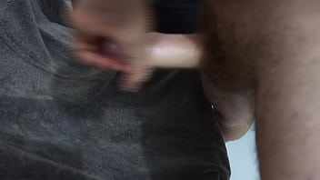 Preview 1 of Real Mom Doggy Fuck - Amador batendo uma e gozando jatos