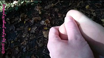 Preview 3 of Mom Fucked Son - Waldspaziergang - Teil 1 **Sportschuhe**