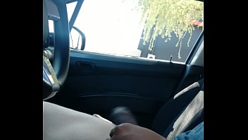 Preview 1 of Slim Flex - Mostrando polla en el carro