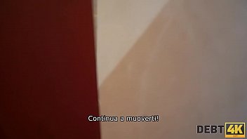 Preview 1 of Zi V - DEBT4k. La ragazza dai capelli lunghi fa tutto ci&ograve_ che l&#039_agente di prestito vuole da qui