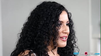 Preview 1 of Litlegirlfouck - Curvy babe improves her blowjob skills