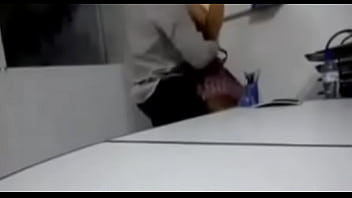Preview 1 of Iden Video Xxxx - Traindo o marido no trabalho