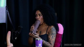Preview 2 of My Mom Slipping I Can Do - COMPILADO DA SARA VENTUR NO SWING CAST COM TIFANY ROCHA E BABY FIRE (WATCH ON: SHEER/RED)