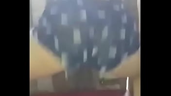 Preview 2 of Dan And Siser - Novinha dancando funk com short todo no rabo