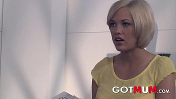 Preview 1 of Fappy Sex Big Tits - Got Mum - PaperGirl Jenny Hendrix 3Some With Horny Customer