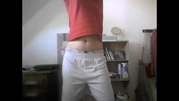 Preview 1 of Mother And Boy Sexy Bedroom - je me d&eacute_shabille totalement