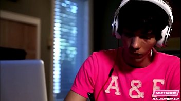 Preview 1 of Movie Night Gose - Big dick Max Payne fucks twink