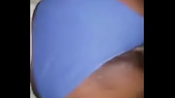 Preview 2 of Sleeping In Din Friend - Milf africaine au gros cun