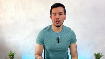 Preview 2 of Cisf Sexy Video - Camionero maduro casado dotado pre&ntilde_a al empleado de la nomina del trabajo !! lo convierte en su amante . Relato sexual