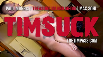 Preview 4 of Wwe Gisls - Upside down throat fuck? Hell Yeah