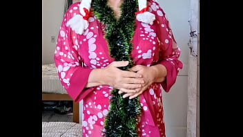 Preview 1 of Bihar I Sense Xxxxvexeo - Dick-warming Holiday: Step-Mom&#039_s Perfect Gift for Her Step-Son