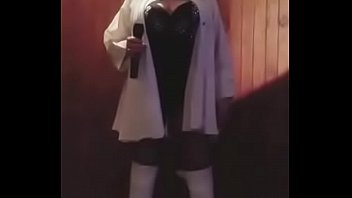 Preview 1 of Hongkong Sex Hd - Analia cantando en cuarentena
