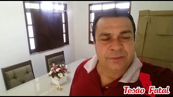 Preview 1 of Xxx Sharing Shemale - Coroa Do Rab&atilde_o Toma Todas,   Fica Louca,    Pede Uma Pizza e Acaba Sendo Enrabada Pelo Entregador-Dhones Portella Productions