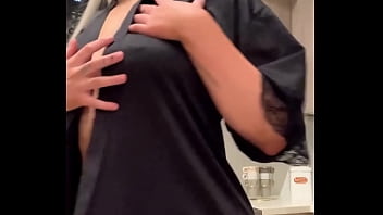Preview 1 of Tamil Mom N Son Blowjob - Playing in the kitchen
