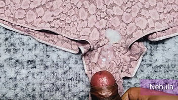 Preview 4 of Farmar Bbw - Use los panties usados de mi novia para masturbarme mientras ella est&aacute_ de viaje,  me corr&iacute_ sobre su panty rosa