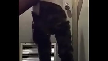 Preview 4 of Rebel Lynn Old Man Xxx - no banheiro p&uacute_blico