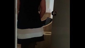 Preview 1 of Lesbians Face Fuck Throat Dildo - vestido negro