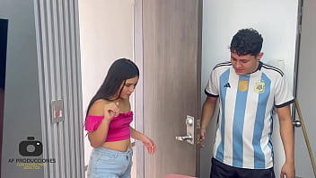 Preview 1 of Xxx Vido Boy And Boy - Vecina infiel me pide que le de posada como pretexto para que me la folle duro y me le corra en su culo.
